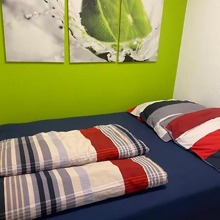 Zwei Mit Balkon Und Stellplatz Voll Moebliert Lägenhet Trier